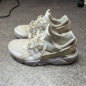 Nike White Sneakers Huarache Minimalist Design Size 12